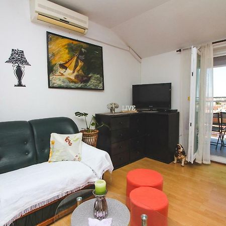 Appartamento Apartman Nicole Zara Esterno foto
