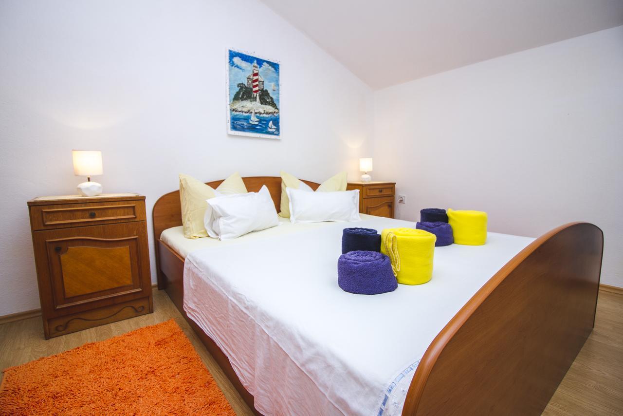 Appartamento Apartman Nicole Zara Esterno foto