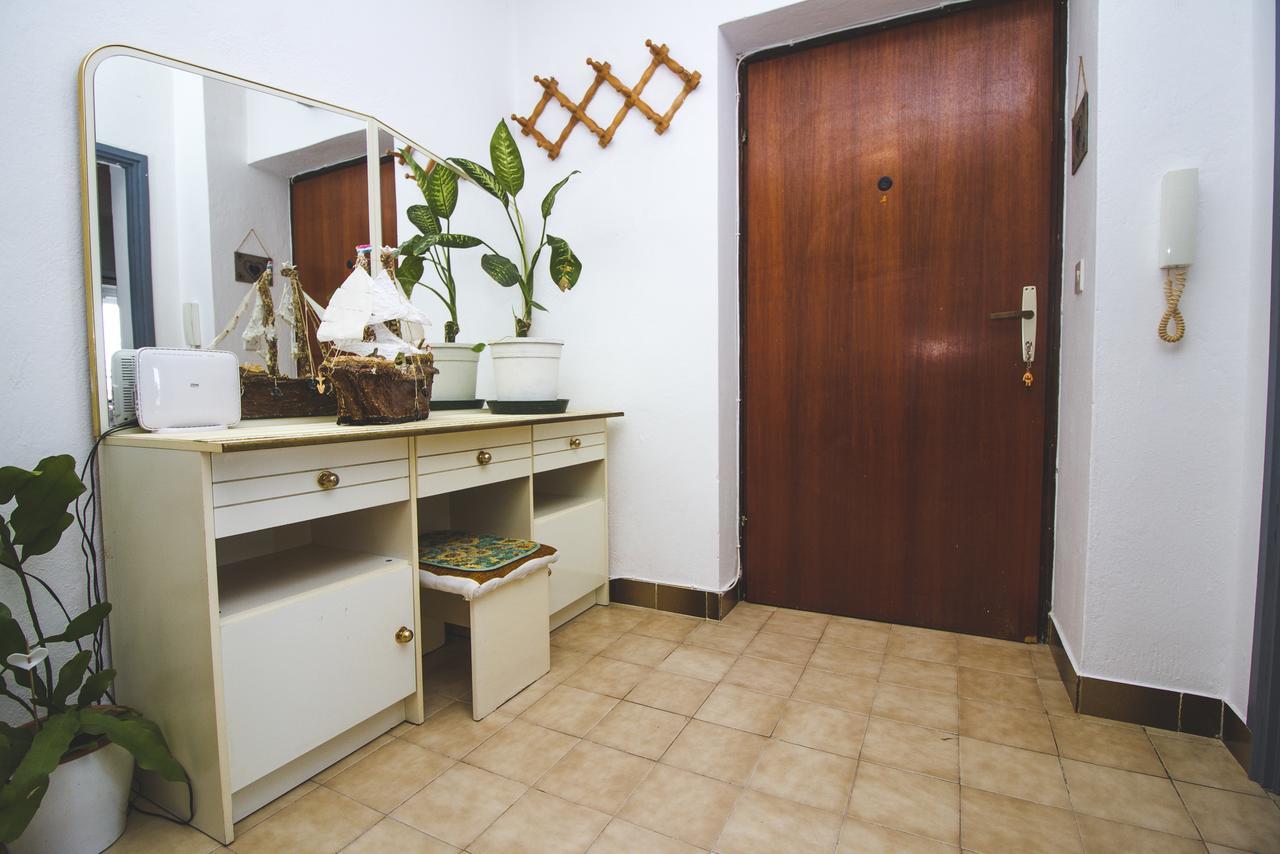 Appartamento Apartman Nicole Zara Esterno foto
