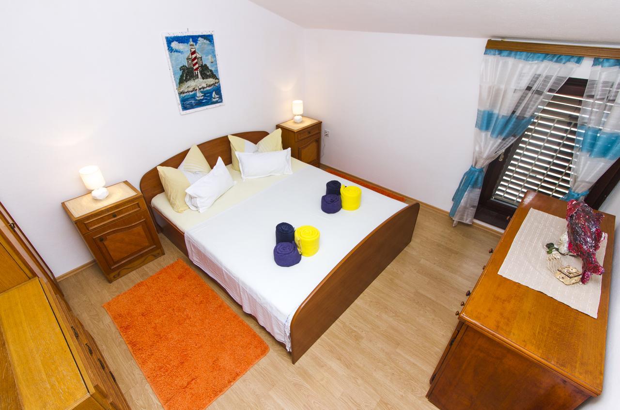 Appartamento Apartman Nicole Zara Esterno foto