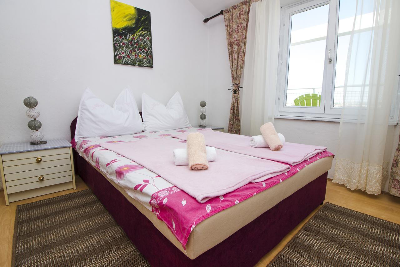 Appartamento Apartman Nicole Zara Esterno foto