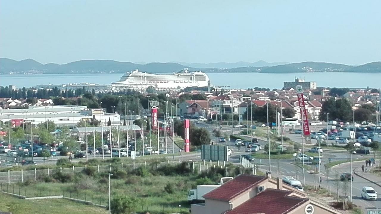 Appartamento Apartman Nicole Zara Esterno foto