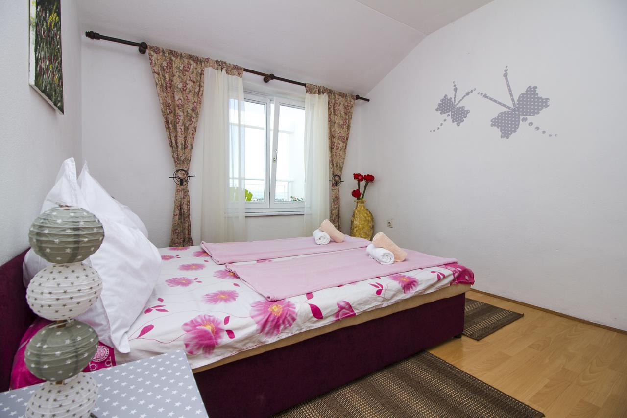 Appartamento Apartman Nicole Zara Esterno foto