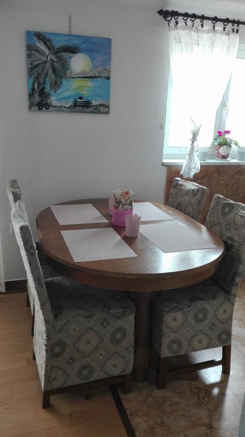 Appartamento Apartman Nicole Zara Esterno foto