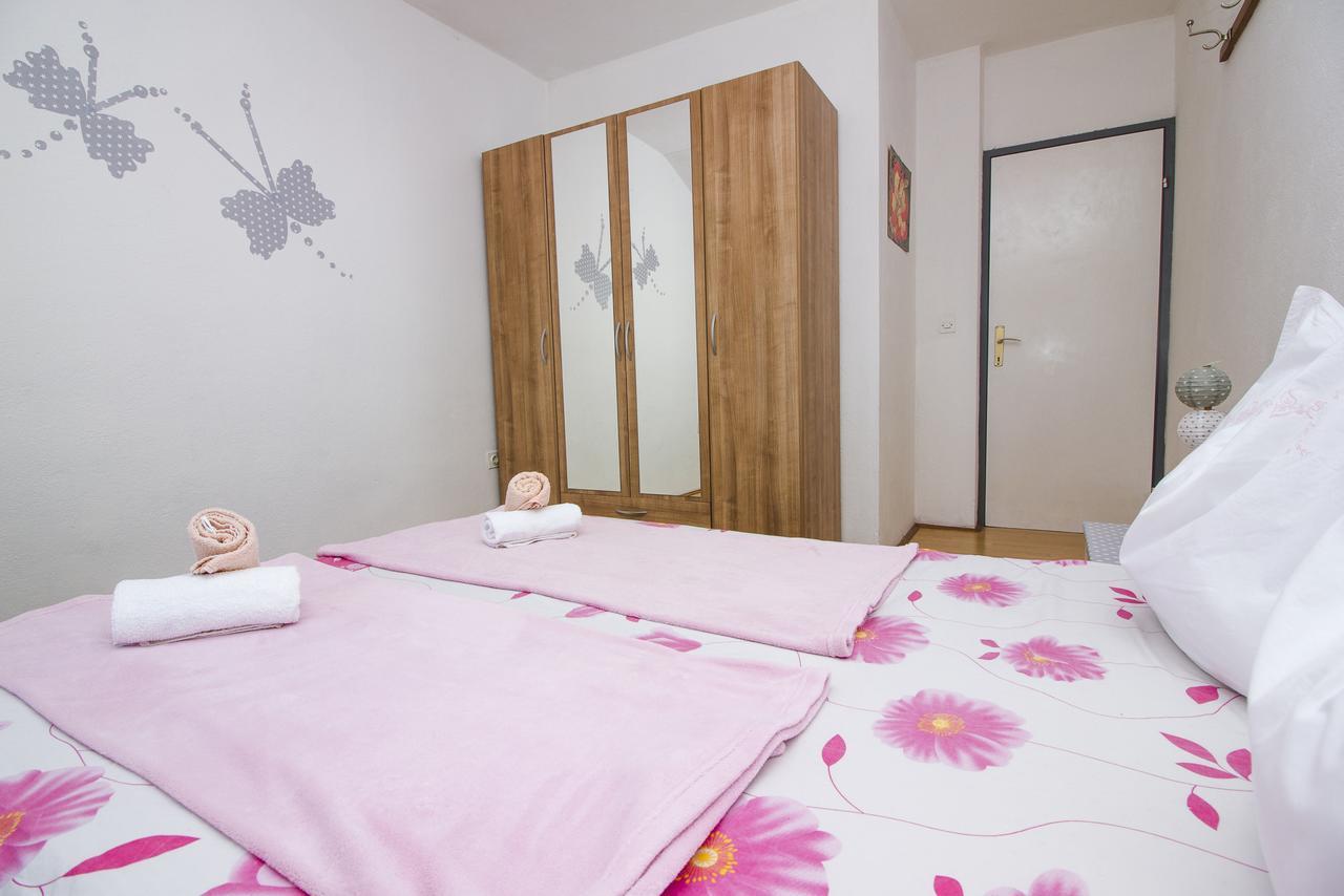 Appartamento Apartman Nicole Zara Esterno foto