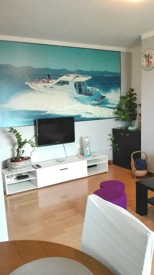 Appartamento Apartman Nicole Zara Esterno foto